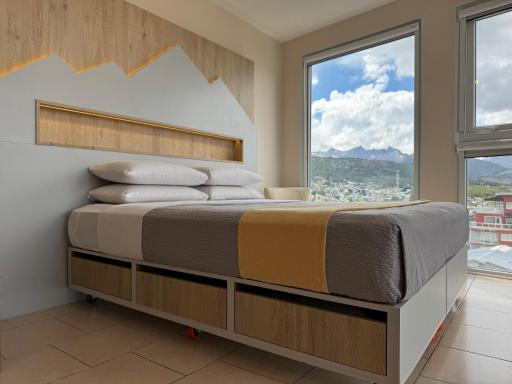 Infinity View Pent House III - Housity