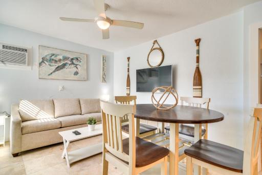 Apartment with Easy Access to Indian Rocks Beach! - Hizvo