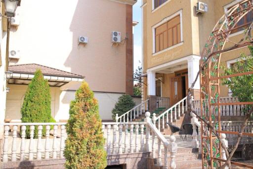 CITY GARDEN HOTEL - Housity