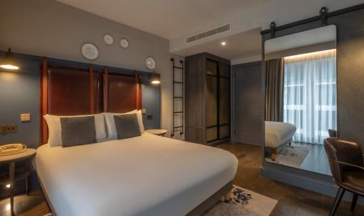 Clayton Hotel City of London - Housity
