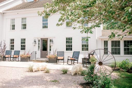 Shelter Harbor Inn - Housity