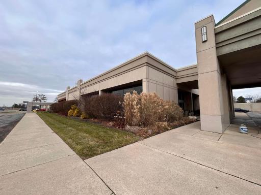 Skyline Hotel Detroit Airport, SureStay Collection by Best Western - Housity