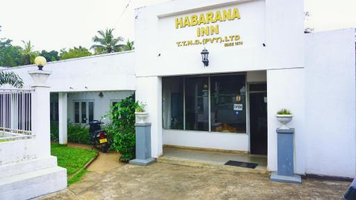 Habarana INN - Housity