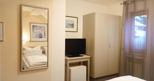 Hotel Garni Zur Traube - Housity