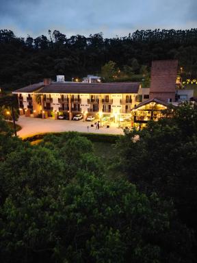 Bormon Hotel - Housity