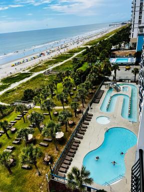 Boardwalk Beach Resort - Housity