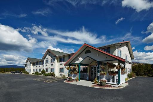 Columbine Inn and Suites - Housity