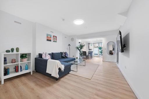 Flat in Dalston, London - Housity