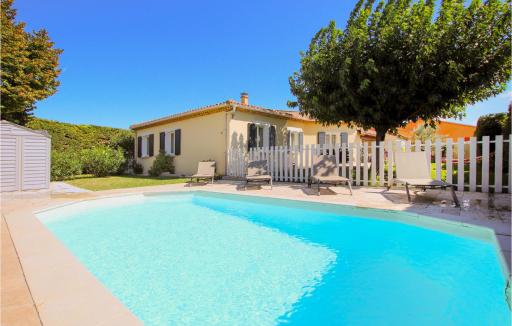3 Bedroom Beautiful Home In Montélimar - Housity