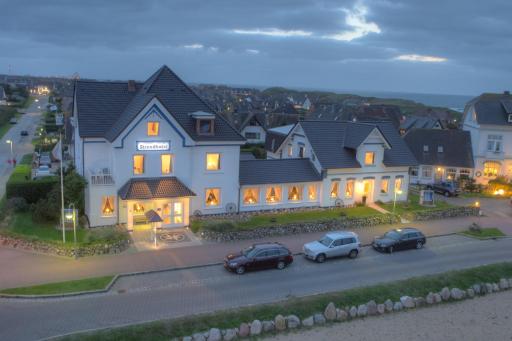 Strandhotel Sylt Wenningstedt - Housity