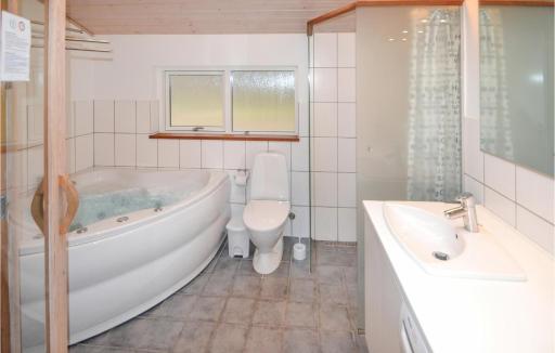 3 Bedroom Beautiful Home In Grenaa - Housity