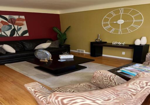 Nice cozy family-sized home in quiet neighborhood - Housity