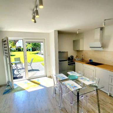 Dla Przyjaciół - Apartamenty nad morzem - Housity