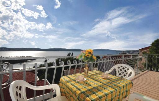 Apartment Trogir Spira Puovica Ii - Housity