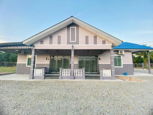 Homestay Hj Esmon Parit Raja 4 UTHM - Housity