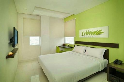 V Hotel Tebet - Housity