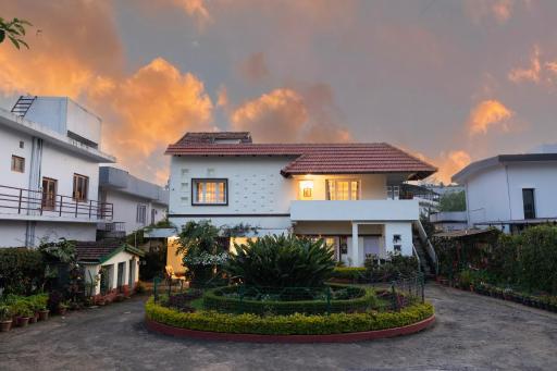 Colonels inn - Housity
