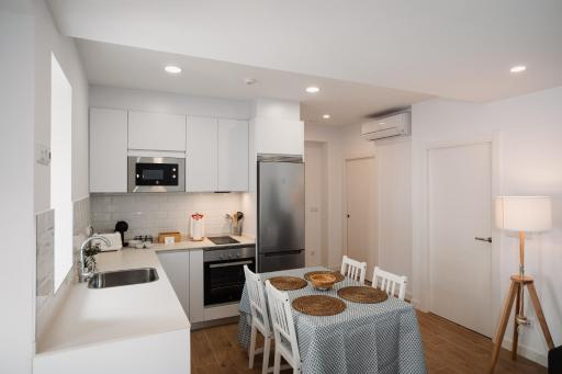 Apartamentos Ares Rentals - Housity