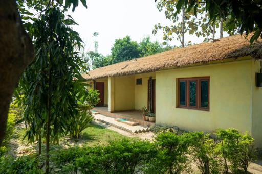 Bardia Wild Side Hotel - Housity