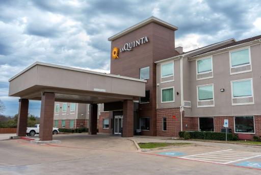 La Quinta by Wyndham Dallas Mesquite - Housity