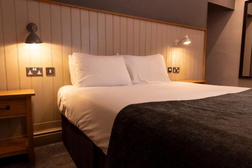 Hartwood Hall by Greene King Inns - Housity