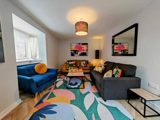 Lakeside: Argosy 3bed house 2bath parking M27 J5 Southampton Airport sleeps 6 - Housity