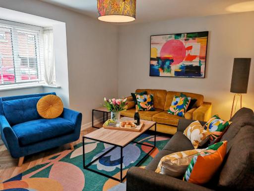 Lakeside: Argosy 3bed house 2bath parking M27 J5 Southampton Airport sleeps 6 - Housity