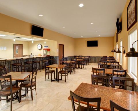 Rodeway Inn & Suites Phillipsburg - Housity