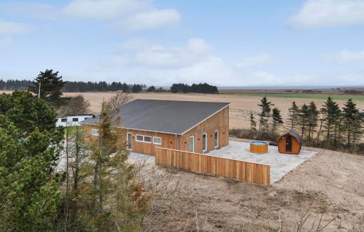 Beautiful Home In Ulfborg With Sauna - Housity