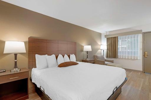 Best Western Green Bay Inn and Conference Center - Housity