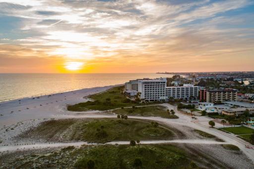 Residence Inn by Marriott St. Petersburg Treasure Island - Housity