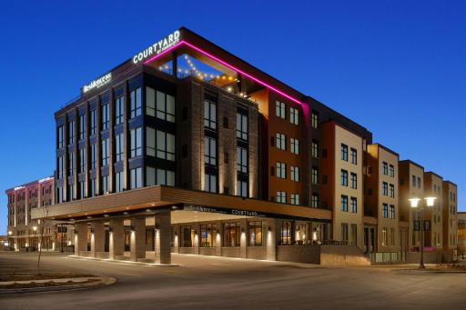 Courtyard by Marriott Milwaukee Brookfield at Poplar Creek - Housity