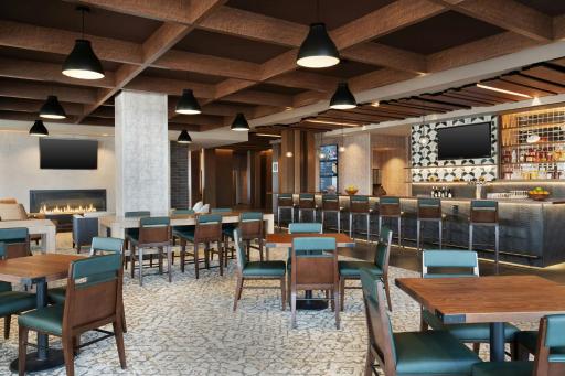 Courtyard by Marriott Milwaukee Brookfield at Poplar Creek - Housity