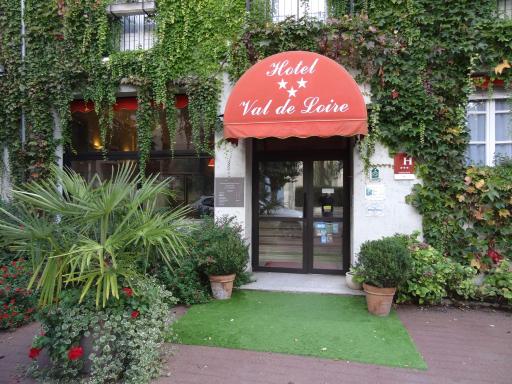 Hotel Val De Loire - Housity