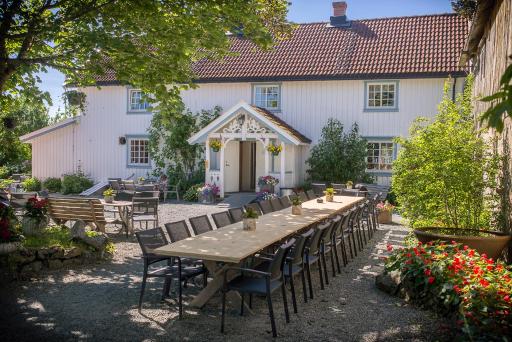Klostergården Bed & Breakfast - Housity