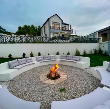White Harmony House - Housity