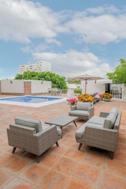 Hotel Suites México Plaza León Campestre - Housity
