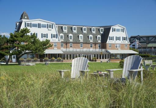 Newport Beach Hotel & Suites - Housity
