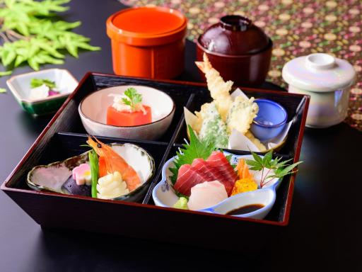 Hotel Green Park Suzuka - Housity