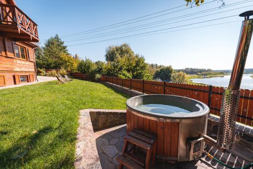 Bug Na Skarpie - Domek Wypoczynkowy z Jacuzzi i Kominkiem - Housity