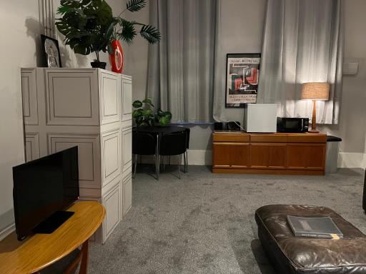 Large Mach Apartment at Pen Y Coed Hall - Housity