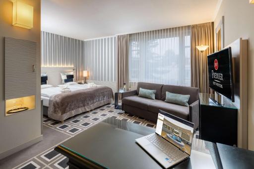 Best Western Premier Parkhotel Kronsberg - Housity