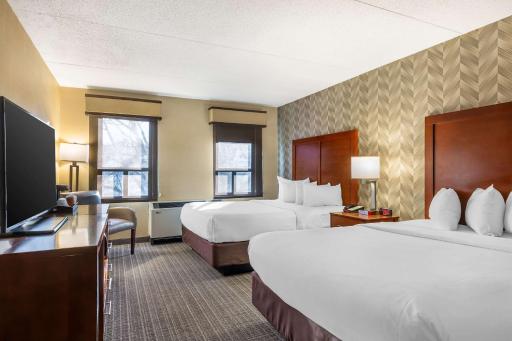 Comfort Inn & Suites Logan International Airport - Housity