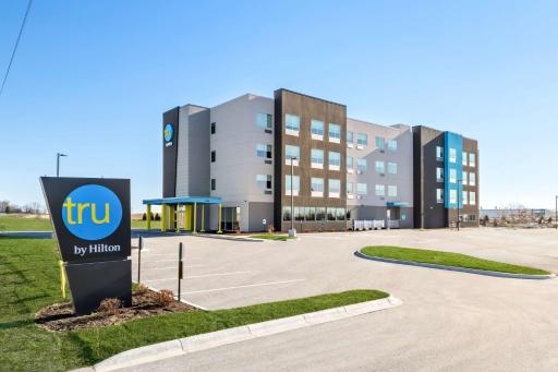 Tru By Hilton Dixon - Housity