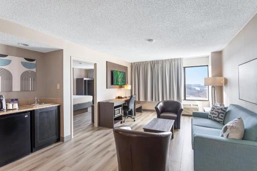 Harborside Hotel - Housity