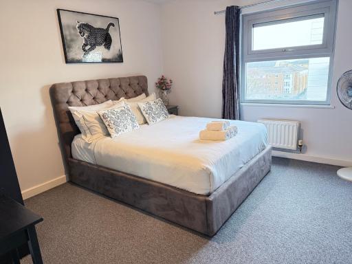 London Luxury Holiday Home B - Housity