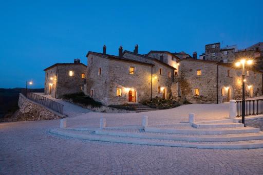 Borgotufi Albergo Diffuso - Housity