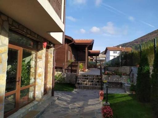 Andreevite Houses - Housity