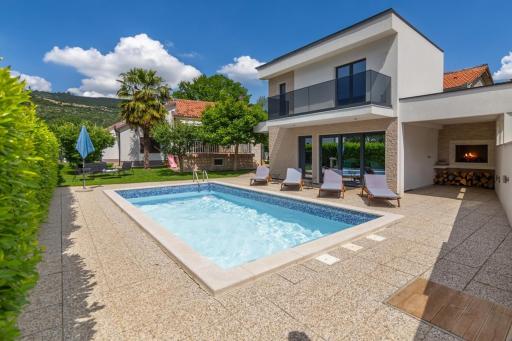 Holiday home Maja with private pool - Housity