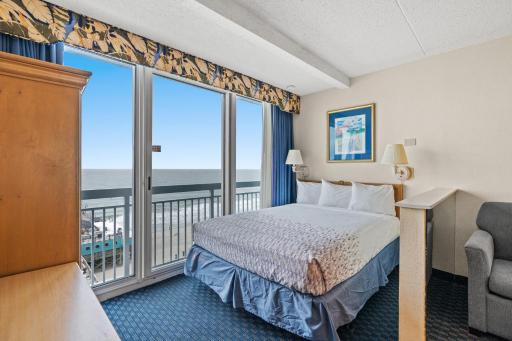 Yachtsman Oceanfront Resort - Housity